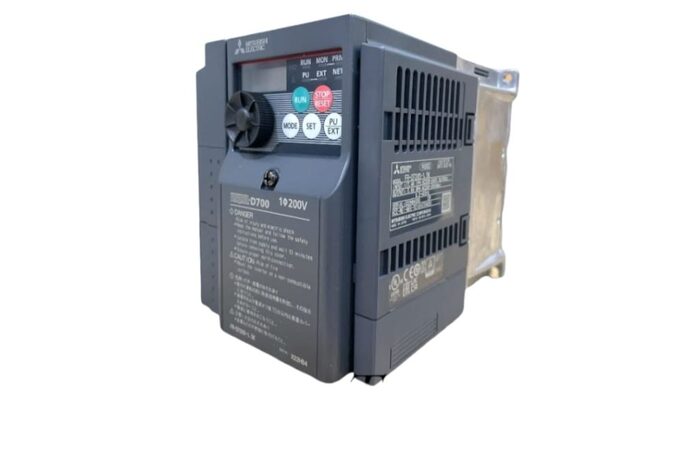 AC Drive, VFD, D700 Series, 1.5KW (2HP), 200-240VAC, 3 Phase, 50/60Hz