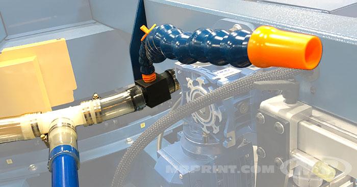 Individual valves regulate vapor delivery flow