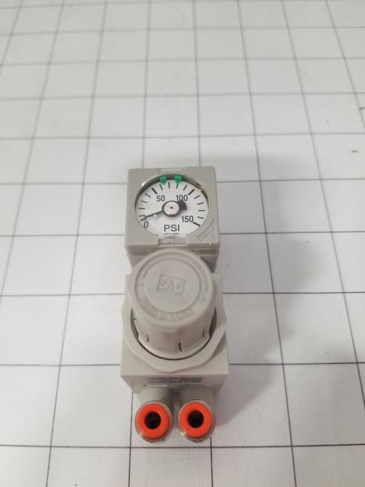 Pressure Regulator, 1.0 MPa Max. Pressure, 5/32" OD Port In, Panel Mounting, 5/32" OD Port Out, With Gauge
