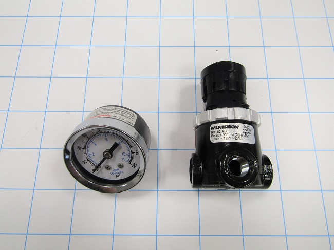 Pressure Regulator, 300 Psi Max. Pressure, 1/4" PTF Port In, Bracket Mounting, With Gauge