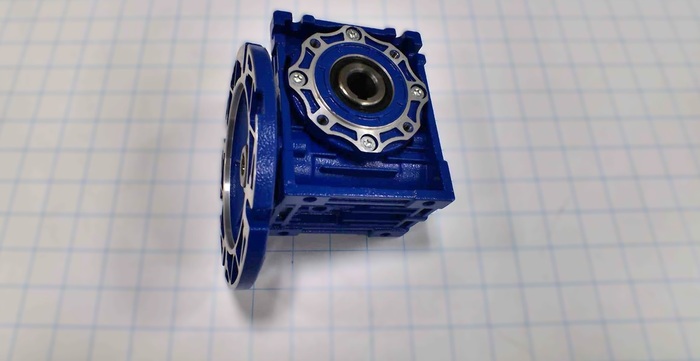 Reducers, Angle Type, Worm Type of Gears, 60:1 Ratio, Hollow Bore, 18 mm Output Diameter, Hollow Bore, 14 mm Input Diameter, 63B5 Input Flange Size, Foot mounted